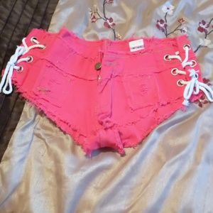 Super Sexy Very Short Cut-offs